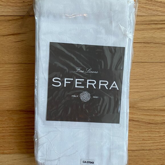 NEW Sferra Dinner Napkins (set of 4) - 1212 Orchard White - Picture 1 of 2